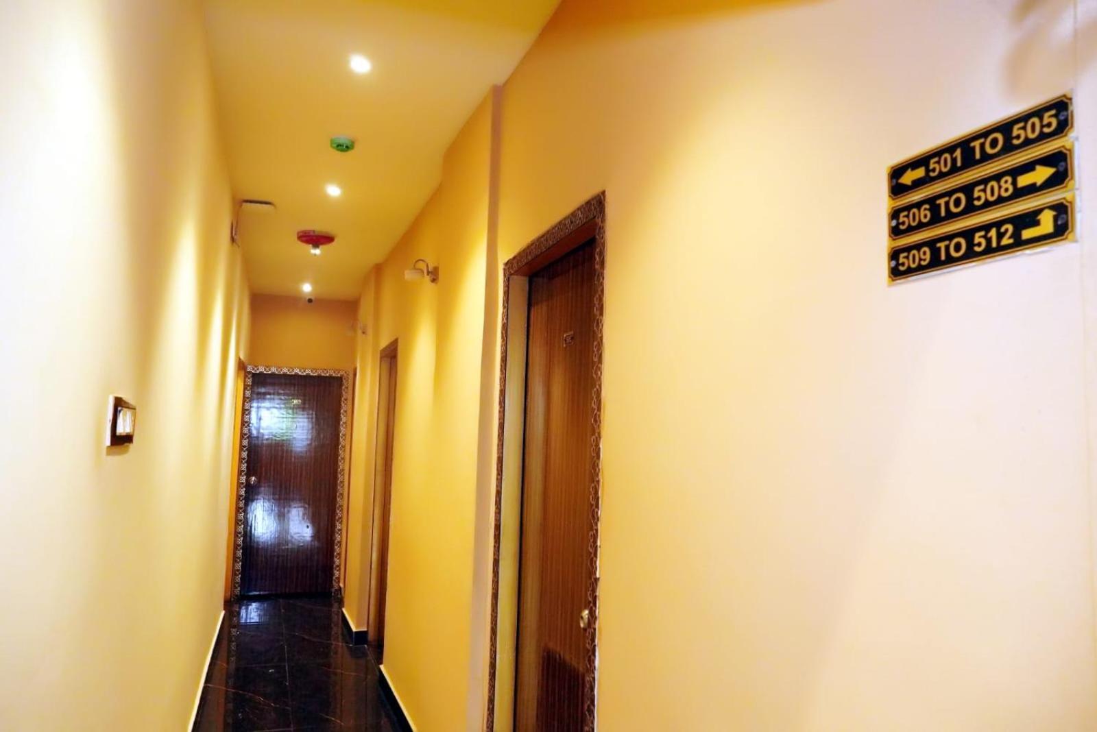 Hotel Golden Plaza Vashi Kültér fotó