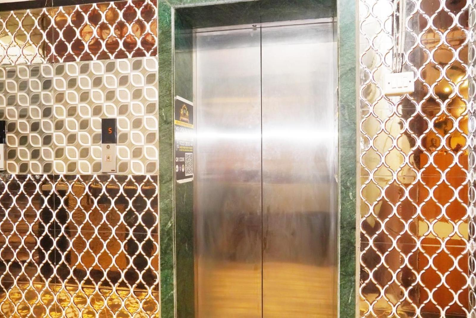 Hotel Golden Plaza Vashi Kültér fotó