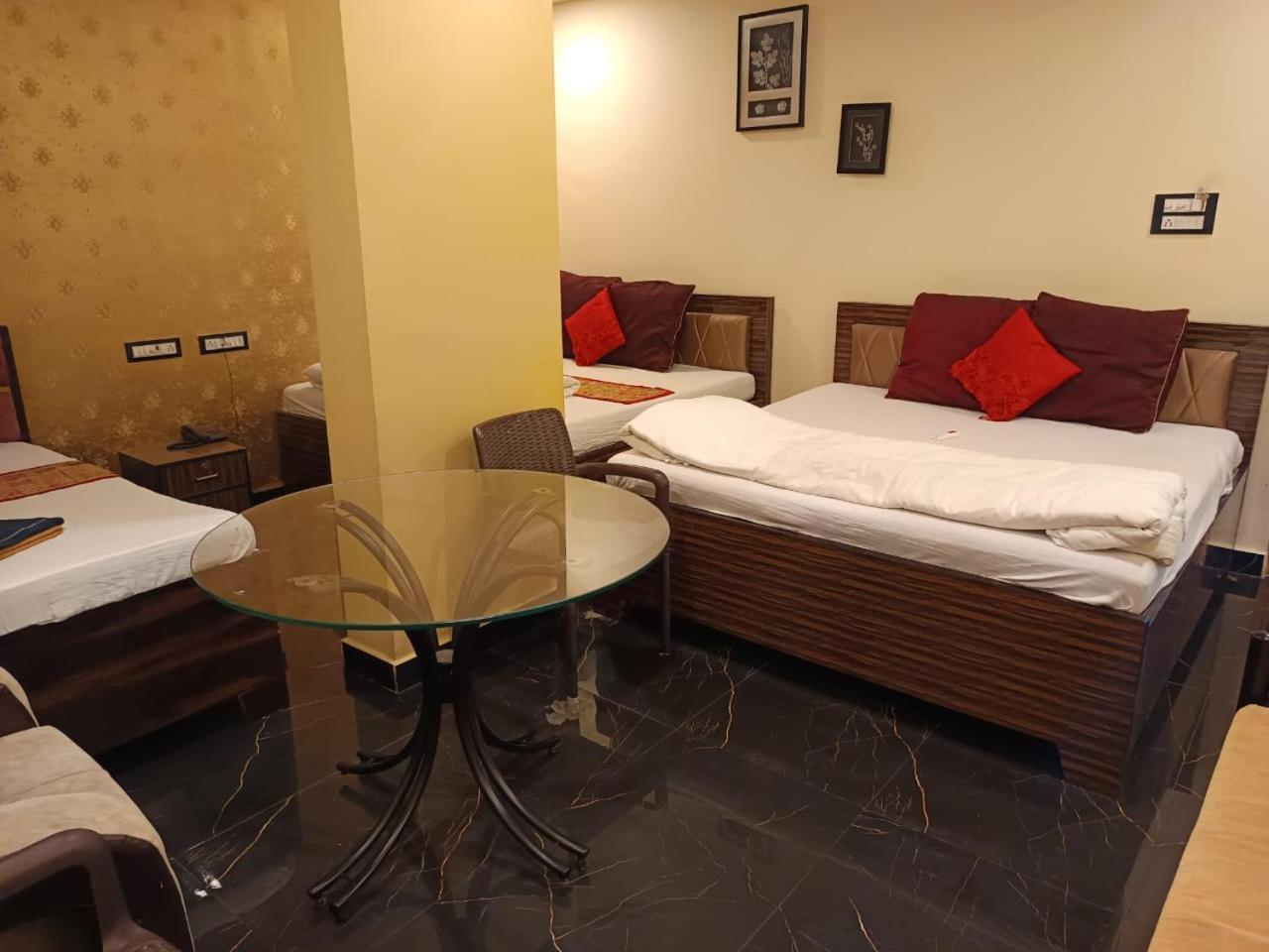 Hotel Golden Plaza Vashi Kültér fotó