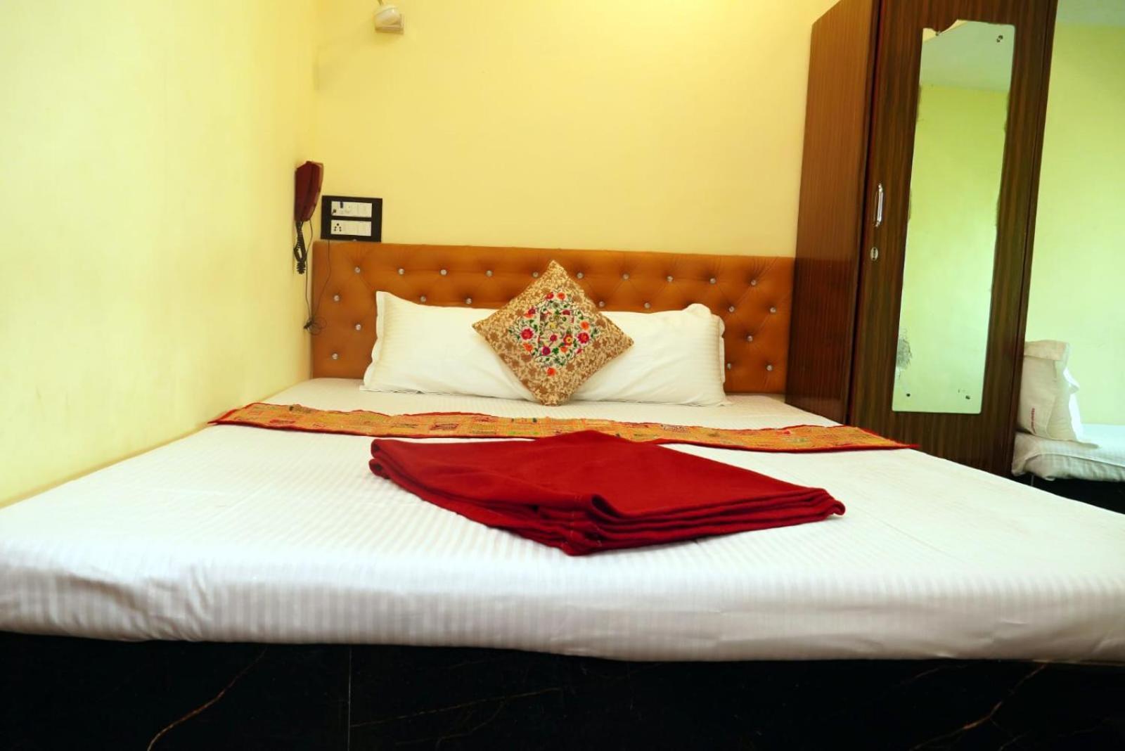 Hotel Golden Plaza Vashi Kültér fotó
